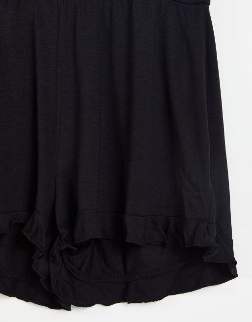 Missguided Petite – Neckholder-Playsuit in Schwarz mit Rüschendetail, 4 von 4