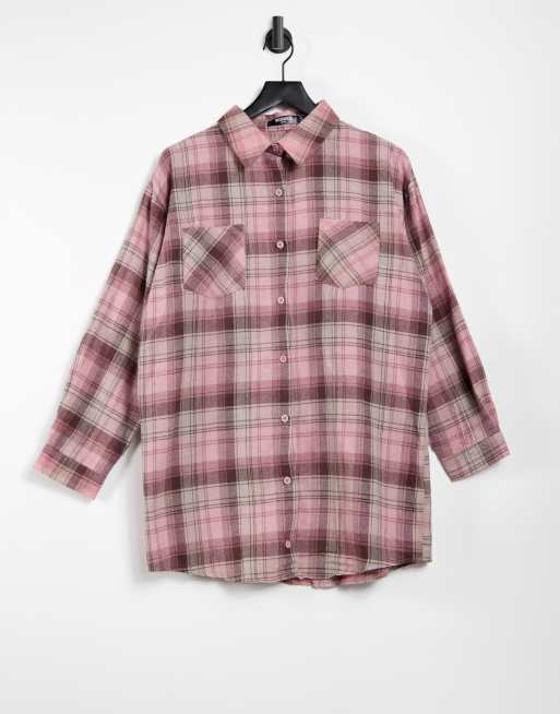Missguided Petite oversized check shirt with graphic in pink, 2 of 4