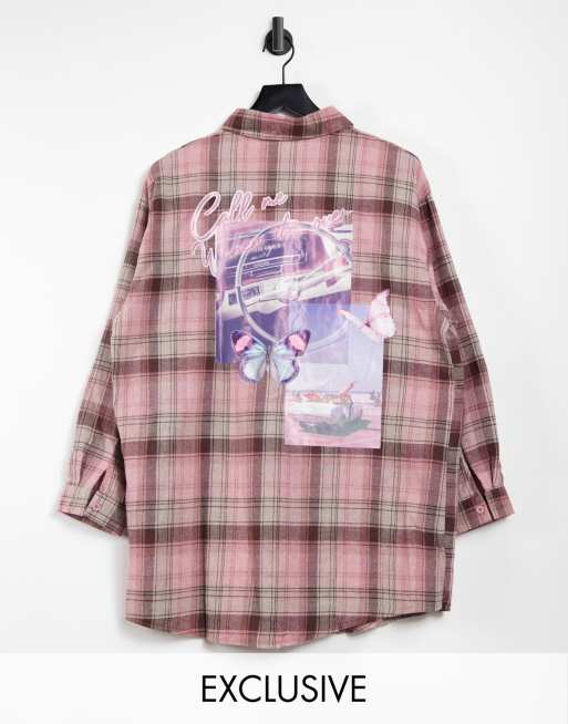 Missguided Petite - Oversized geruit overhemd met grafische print in roze