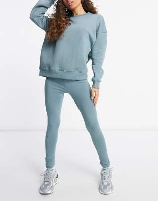 oversized sweatshirt with leggings