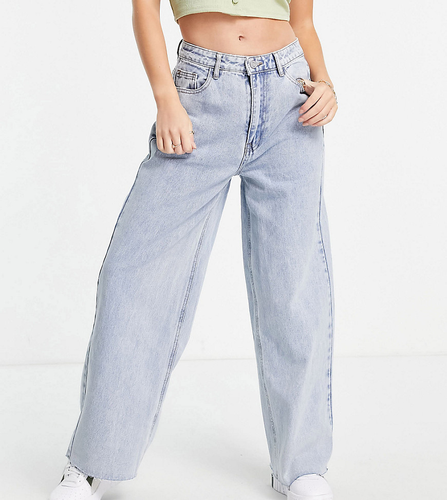 missguided petite straight jean with raw hem in bleached blue - mblue