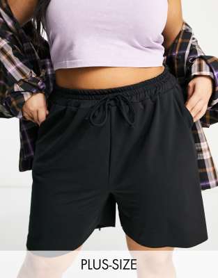 Missguided Plus Missguided Plus basics jogger shorts in black