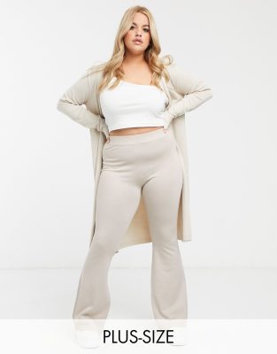 Missguided Plus - Flared broek met elastische hoge taille in kiezelkleur |  ASOS