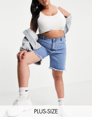 Missguided Plus - Lang geschnittene Denim-Shorts in Blau