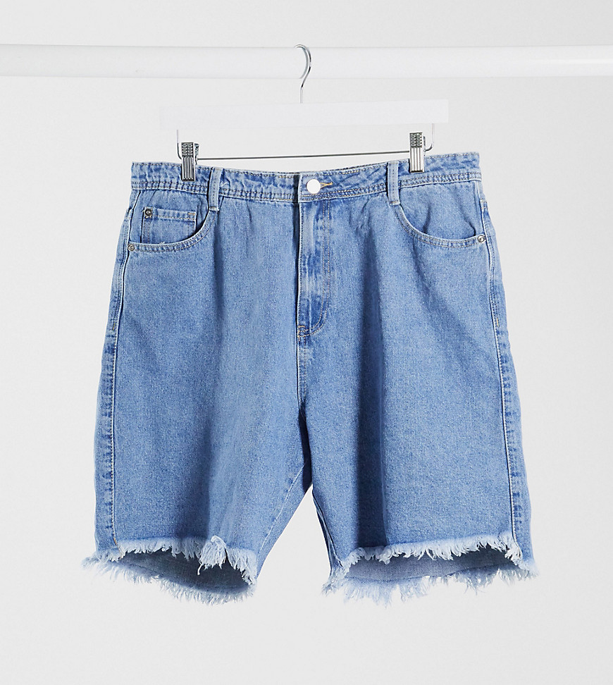 Plus-size shorts by Missguided Coming soon to your Saved Items High rise Belt loops Zip fly Raw hem Slim fit Close-fitting, regular on the waist