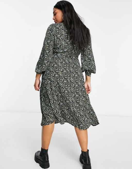 Missguided Plus - Vestito avvolgente con gonna al polpaccio nero a fiorellini con scollo a V, 2 di 4