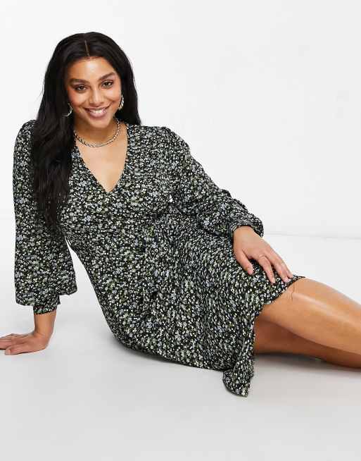 Missguided Plus - Vestito avvolgente con gonna al polpaccio nero a fiorellini con scollo a V, 3 di 4