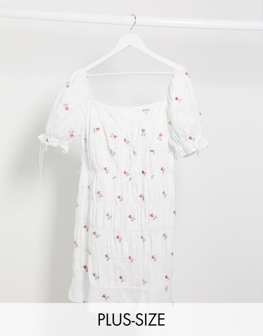 Missguided Plus - Vestito corto arricciato bianco a fiorellini