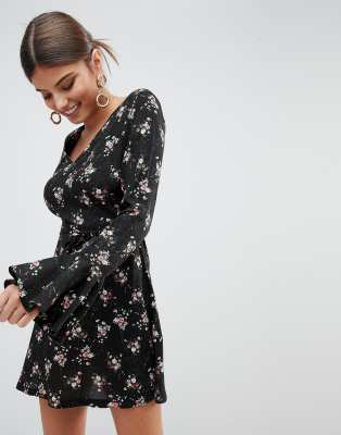 Missguided Printed V neck Dress-Black