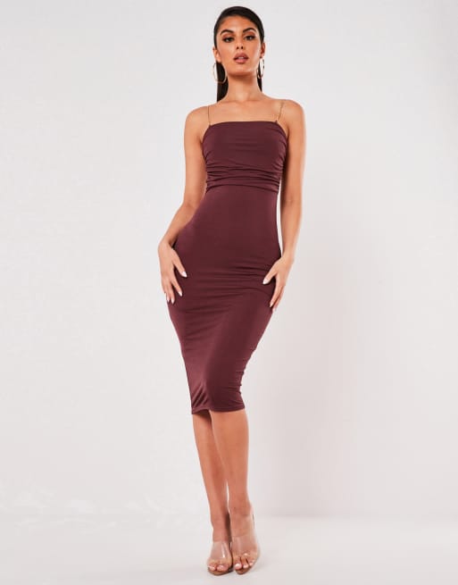 Missguided – Raffiniertes Minikleid in Weinrot mit Kettendetail
