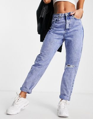 Missguided riot single busted knee mom jean in blue