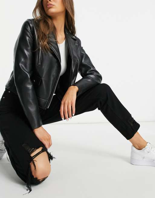 Missguided – Riot – Svarta mom jeans med revor på låren, 4 av 4