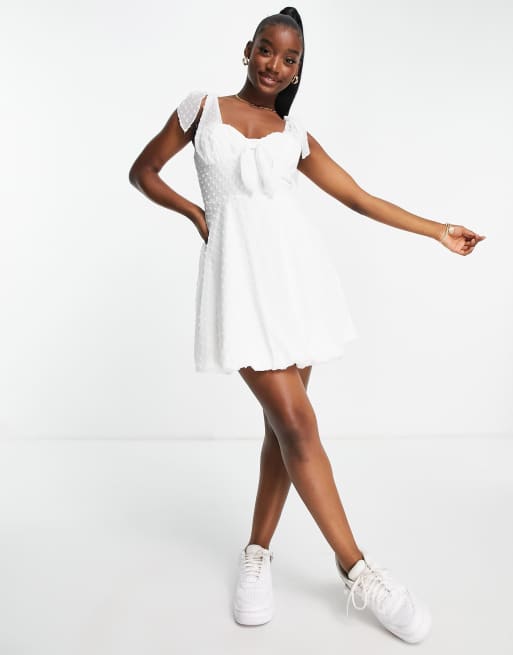 Missguided Robe nouee sur le devant en tissu faconne Blanc