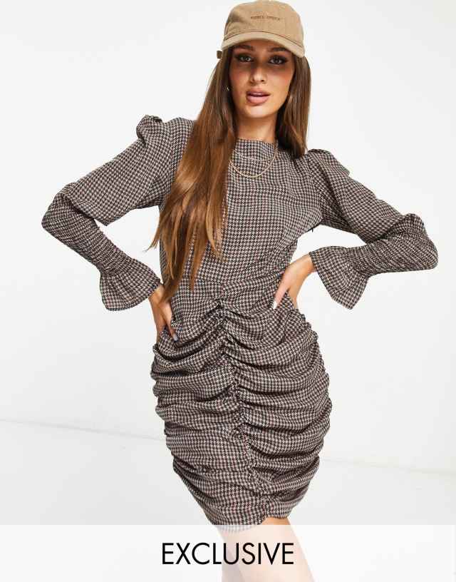 Missguided ruched dress with shirred cuffs in brown plaid