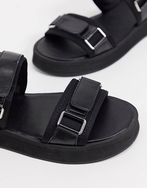 Women Flat Sandals/Missguided sandals with buckle detail in black 