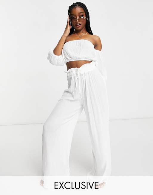Missguided - Set met bardot-top en broek van kaasdoek met wijde pijpen in wit