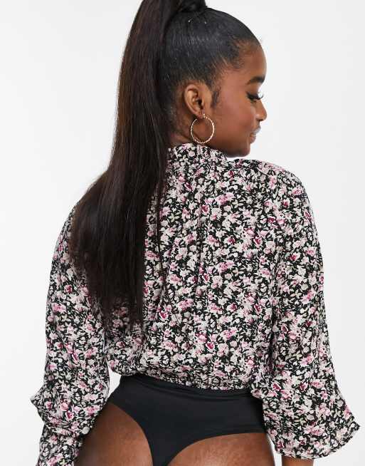 Missguided – Svart blommig body med omlottdesign och volangkant, 2 av 4
