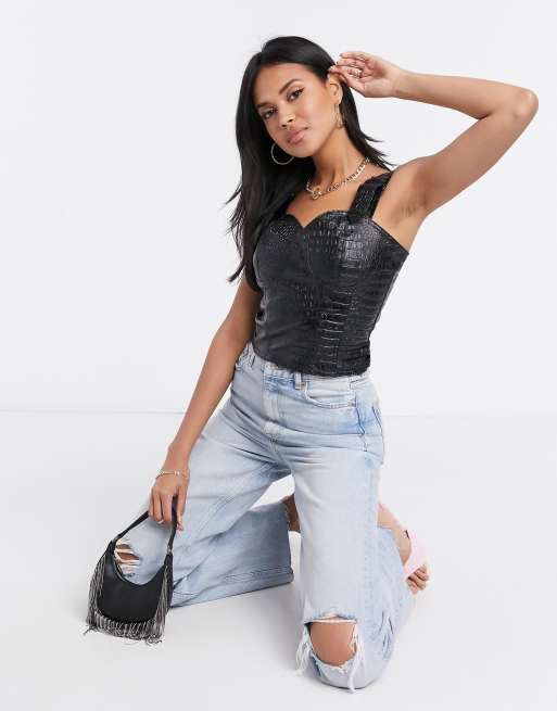 Missguided – Svart topp i krokodilskinnsimitation med spänne