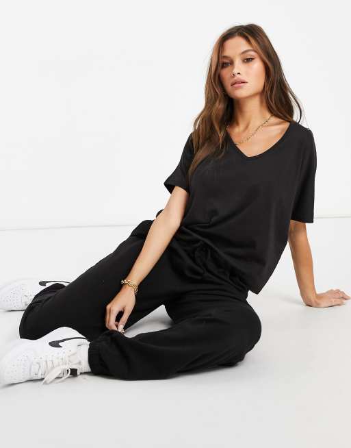 Missguided t-shirt and sweatpants set in black