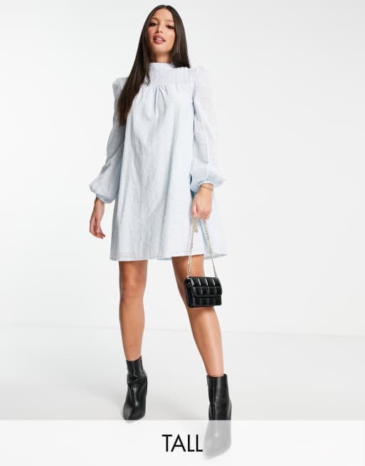 Missguided Tall – Hängerkleid in Blau mit Lochstickerei