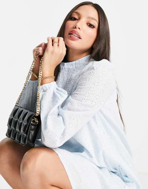 Missguided Tall – Niebieska luźna sukienka z haftem angielskim, 2 z 4