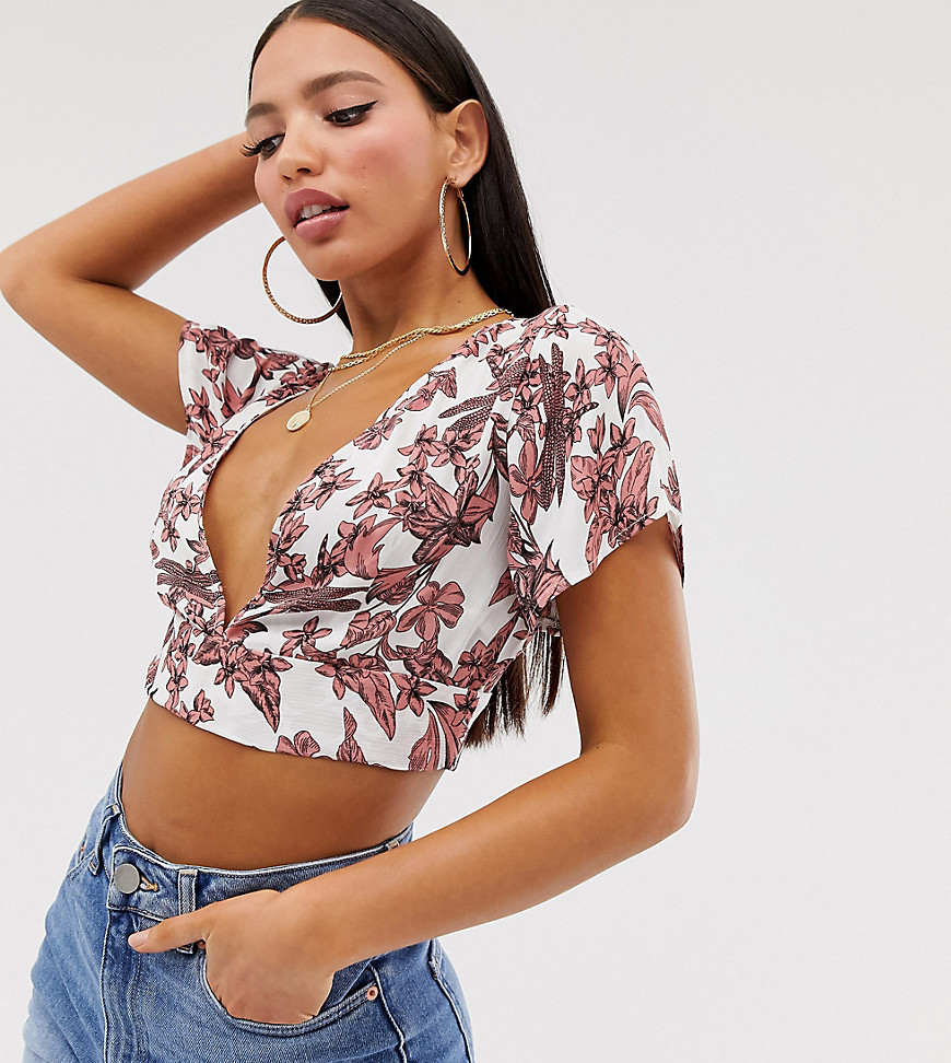 Missguided Tall tie back crop top in floral print-White