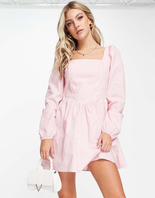 Light pink shop dress with sleeves