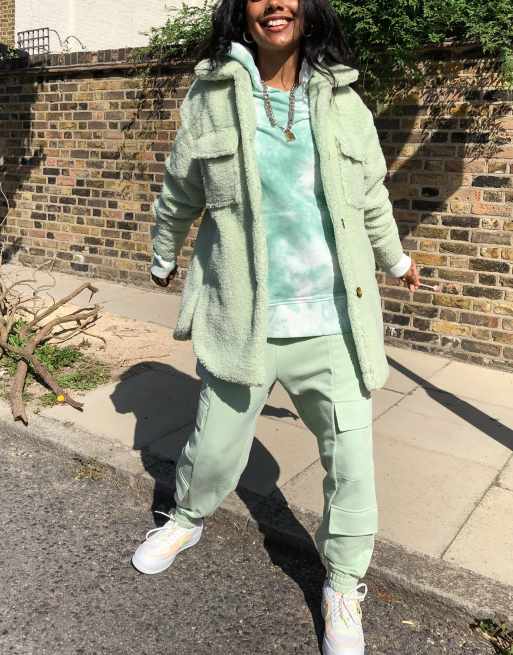 Missguided - Trucker shacket van borg met lange pasvorm in saliegroen