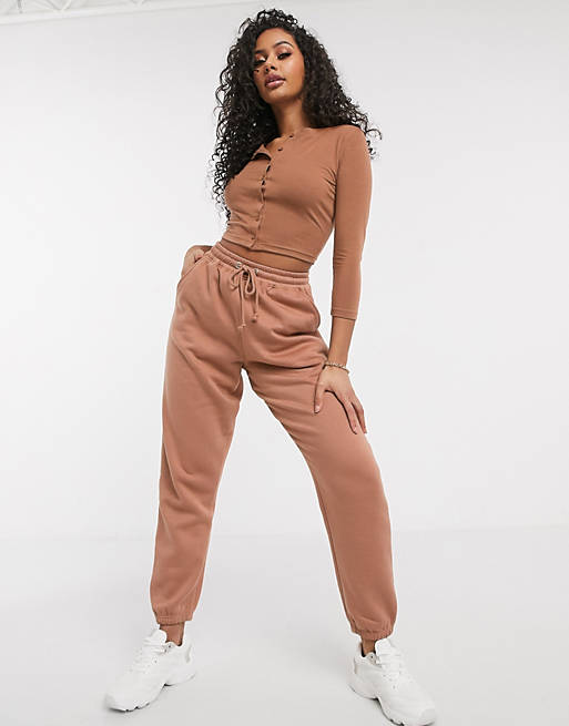 Missguided two-piece sweatpants in tan | ASOS