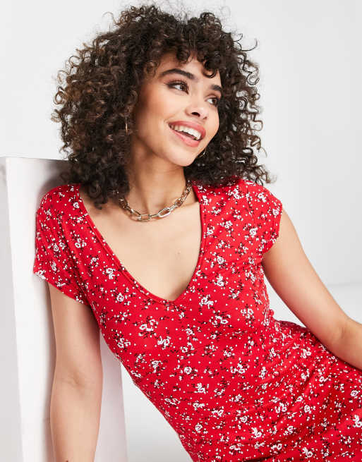 Missguided v neck skater dress in ditsy in red