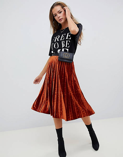 Missguided velvet pleated skirt in rust