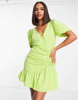 Missguided - Wickelkleid in Limettengrün mit Puffärmeln