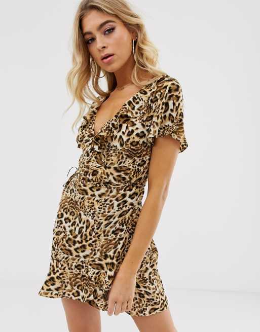 Missguided wrap tea dress in leopard print | ASOS