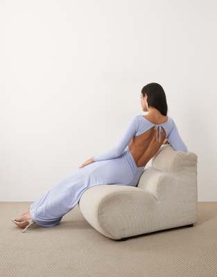 Missy Empire - Anschmiegsames, doppelt formendes Maxikleid in Blau mit gebundenem Rückenausschnitt Blau XL