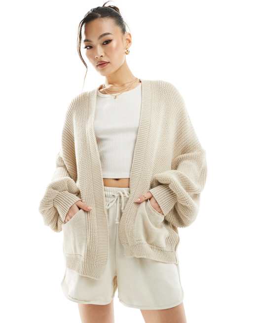Missy Empire - Cardigan beige con tasche