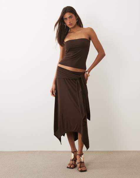 Missy Empire - Chokoladebrunt sæt i modal med bandeau-top og midinederdel med bindebånd og draperingsdetaljer i siden - view 1