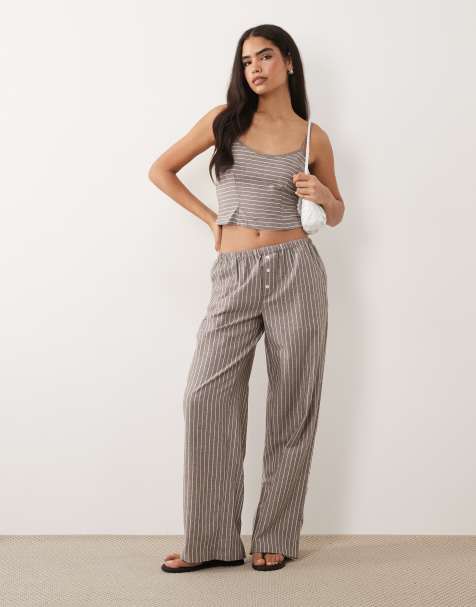 Missy Empire - Co-ord set van gestreepte camitop met lage ronde hals en broek met wijde pijpen en elastische taille in bruin - view 1