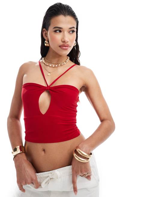Missy Empire - Crop top à dos nu et découpe - Rouge