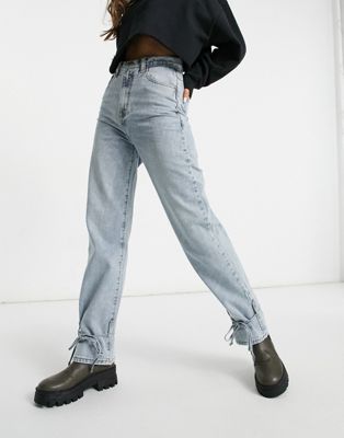 Missy Empire – Denim-Jeans mit Bindedetail in verwaschenem Blau