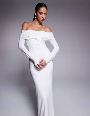 Missy Empire - Doppelt geformtes, figurbetontes und langärmliges Maxikleid in Weiß mit verdrehter Vorderseite und Carmen...