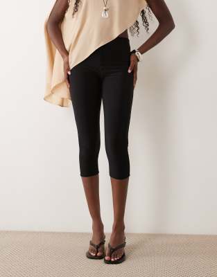 Missyempire Missy Empire Double Sculpted Slinky Capri Pants In Black