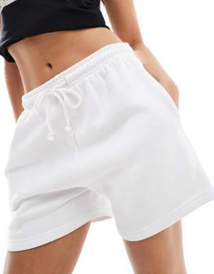 Thumbnail - Missy Empire - Exklusive Sweatshorts in Weiß mit Tunnelzug, Kombiteil