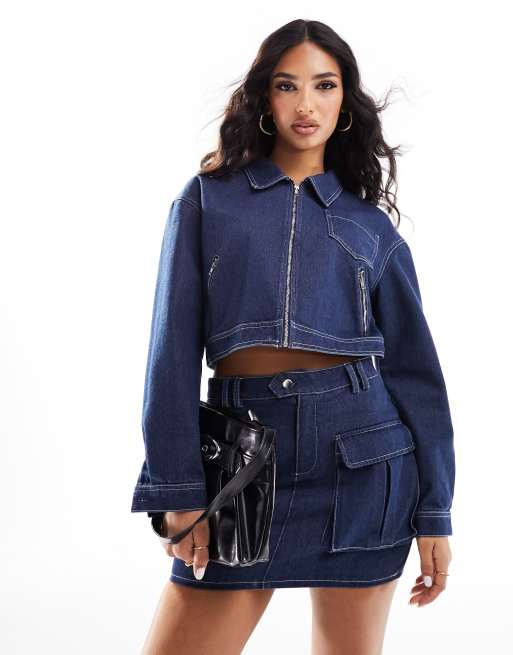 Missy Empire - Giacca di jeans corta color indaco con zip in coordinato