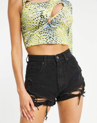 Thumbnail - Missy Empire - Jeansshorts in Schwarz mit ausgefranstem Saum