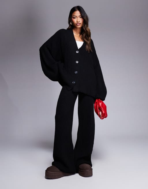 Missy Empire – Komplettes Set aus Strick in Schwarz, aus Strickjacke mit Knopfleiste und Hose