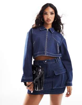 Missy Empire - Kurze Jeansjacke in Indigo mit Reißverschluss, Kombiteil-Marineblau