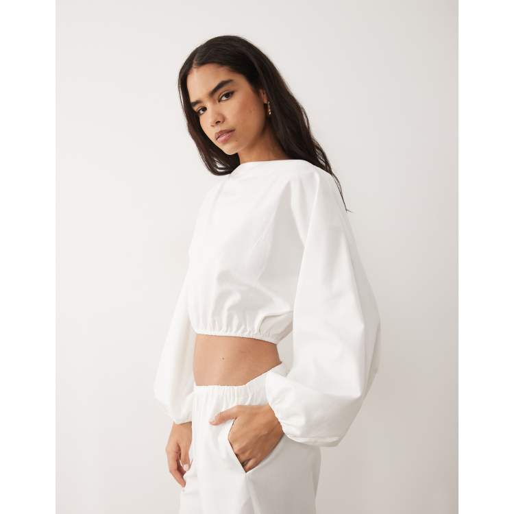 211039107-1-white?$n_750w$&wid