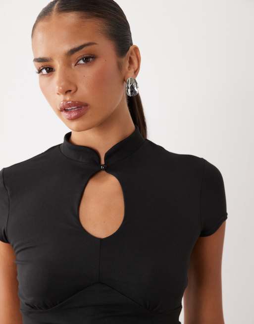 Missy Empire mandarin collar keyhole front top in black, 4 of 4