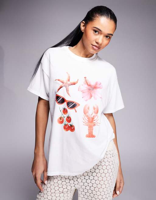 Missy Empire – Oversize-T-Shirt in Weiß mit roten Motiven, 4 von 4