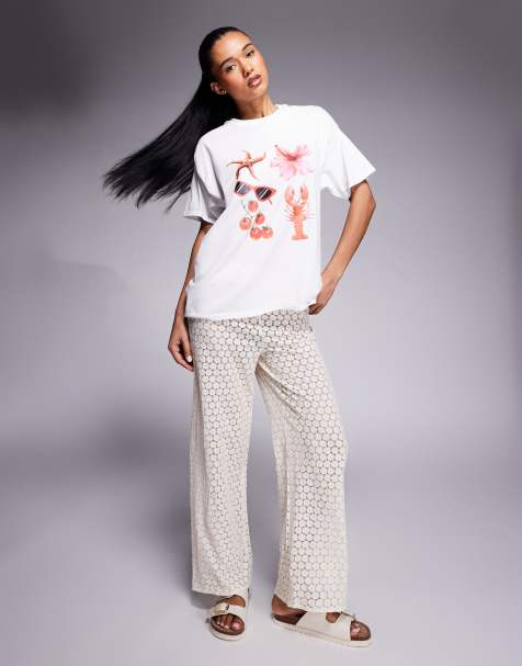 Missy Empire red motif graphic oversized t-shirt in white - view 1
